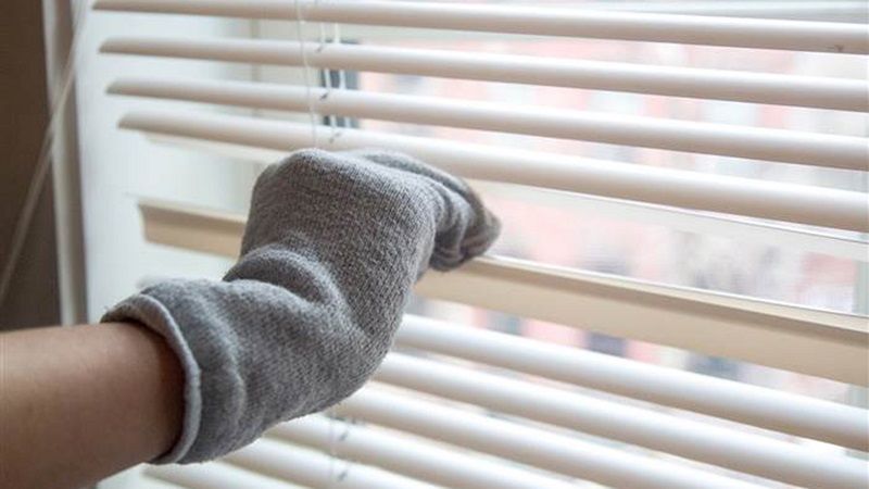 How to clean blinds outside