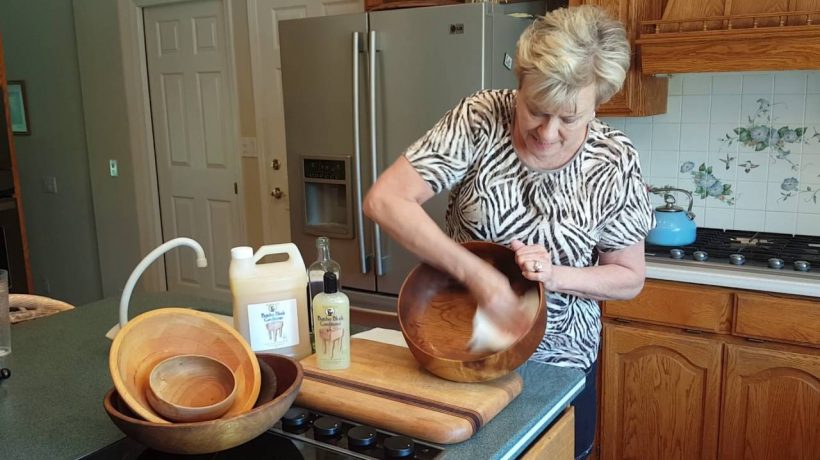 How to clean wooden bowls?