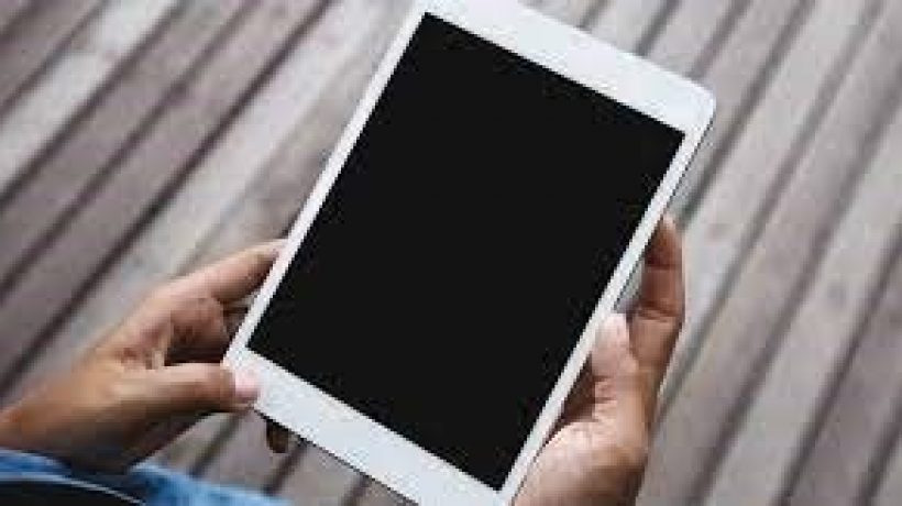 Why Most People Choose Mobile Phones on Contract