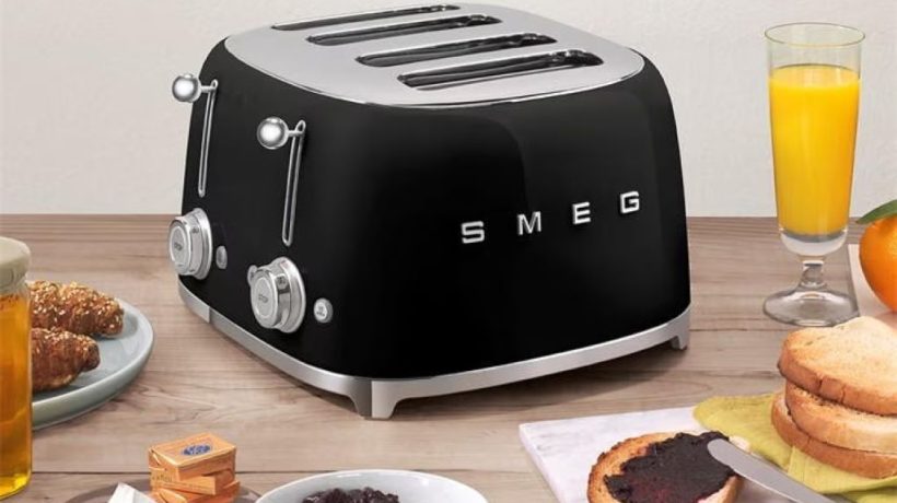 The Smeg Toaster: More Than Just Toast, It’s an Icon