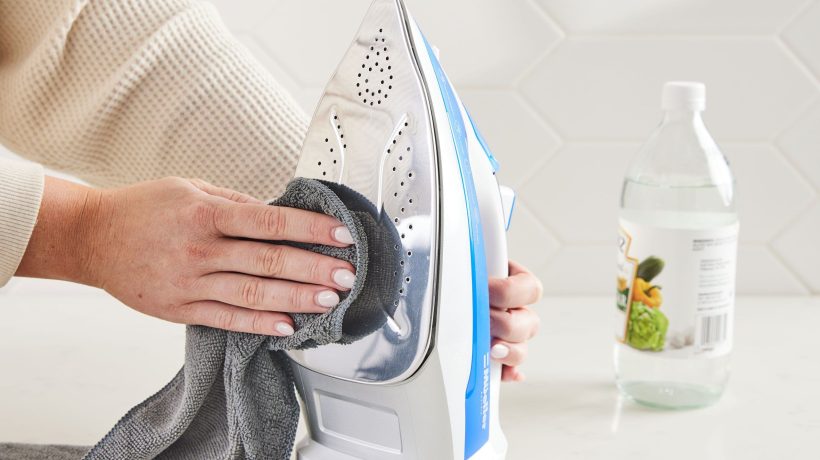 The Ultimate Guide to Clothes Iron Cleaning: Keep Your Iron Pristine and Your Clothes Spotless
