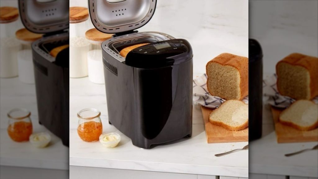Does a bread maker prove the dough