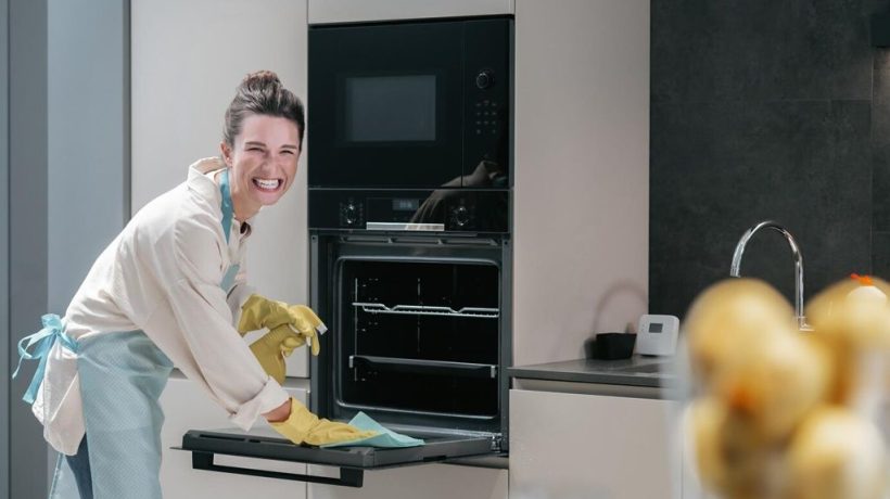 Sparkling Clean & Ready to Sizzle: Your Ultimate Guide to Cleaning an Indoor Electric Grill