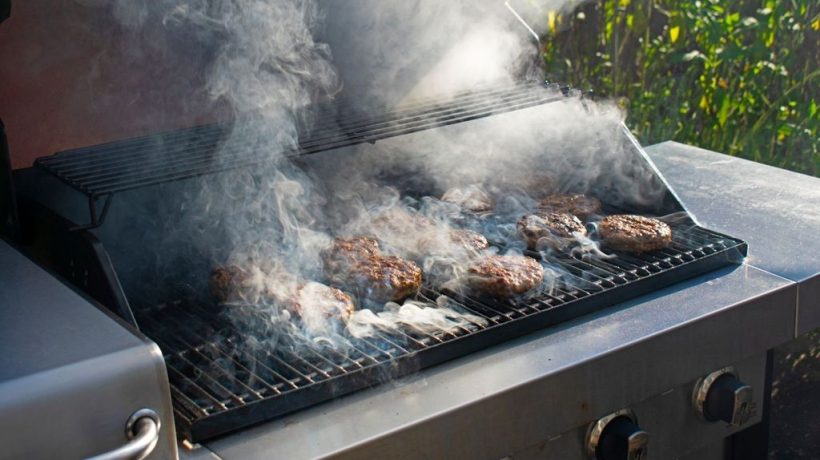 No Smoke Without Fire? How to Reduce Smoke When Grilling Indoors for Year-Round BBQ Bliss