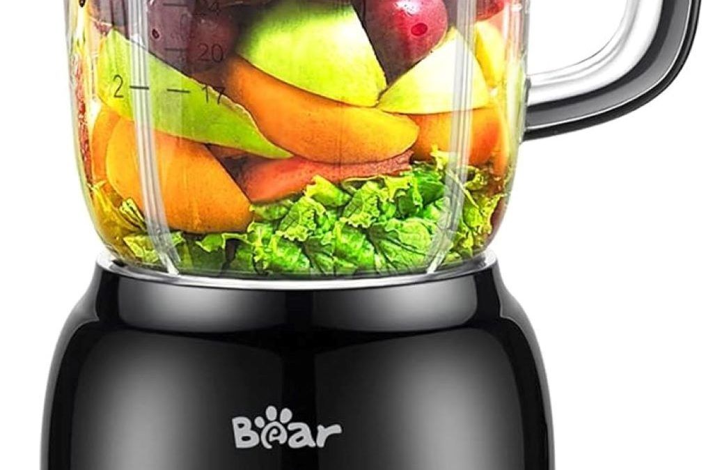 Close-up of Bear Blender 2025 blending smoothies, featuring 3-speed settings and ice-crushing ability.