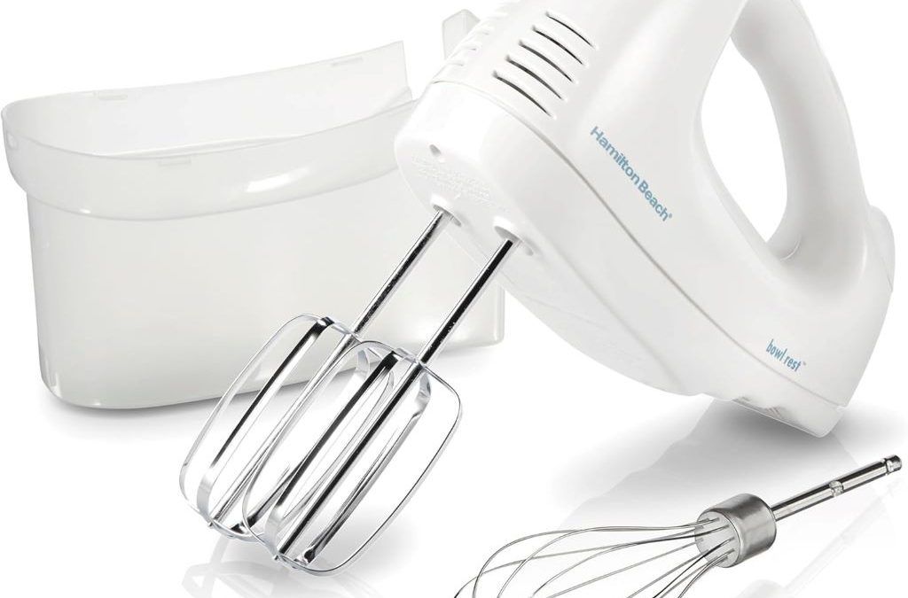 Versatile 250W hand mixer for baking and cooking tasks