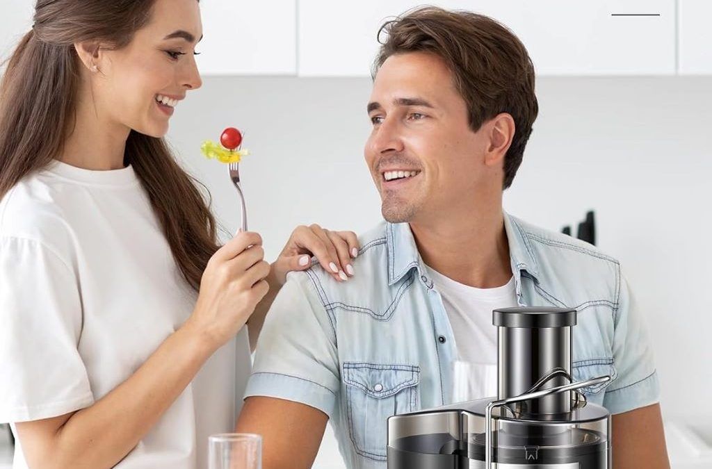 Powerful BPA-free Qcen 800W juicer with wide-mouth chute for effortless juicing.