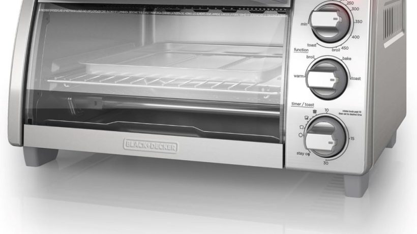 BLACK+DECKER 4-Slice Toaster Oven Review: Versatile And Even Toasting