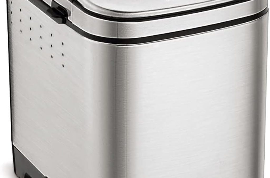 Cuisinart CBK-110NAS bread maker with 2lb loaf, compact design, and customizable settings