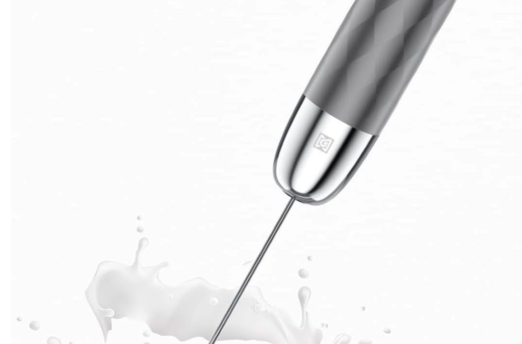 Maestri LunaFro Mini handheld milk frother with stainless steel whisk for lattes and matcha.