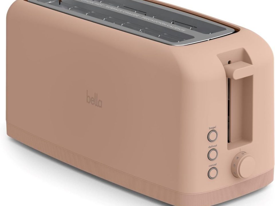 Bella 4-Slice Slim Toaster in Blossom color with long slots and control buttons