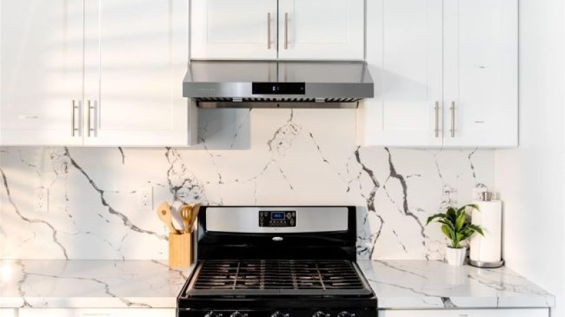 Powerful And Sleek: Hauslane 30-Inch PS18 Under Cabinet Range Hood Review