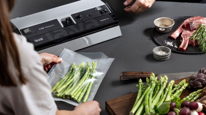 How to Use a Food Vacuum Sealer Machine to Keep Food Fresh Longer