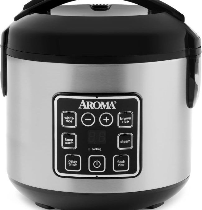 AROMA Digital Rice Cooker preparing fluffy rice and steamed vegetables in an Arizona kitchen